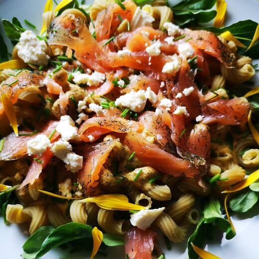 Nudeln und Lachs