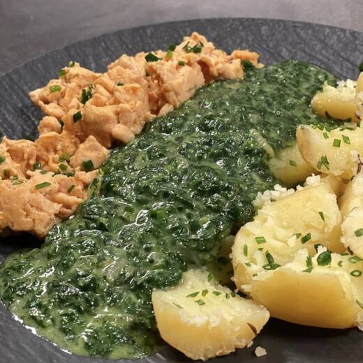Kartoffeln dazu Spinat und Rührei