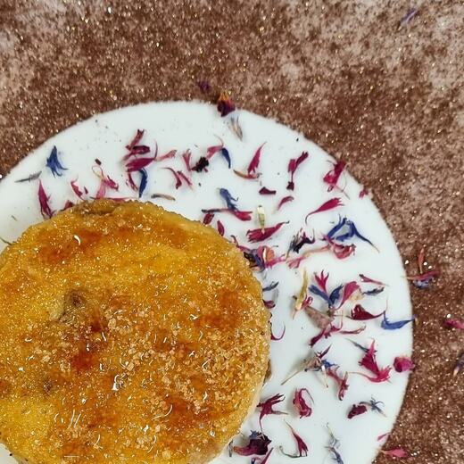 Miniquarkkuchen mit knuspriger Karamelldecke