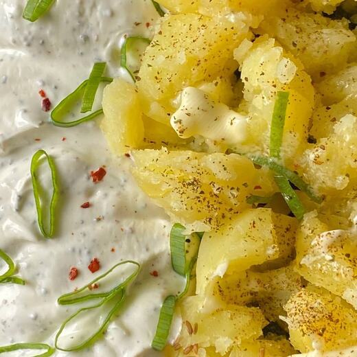 Sahnequark mit Leinöl und Salzkartoffeln
