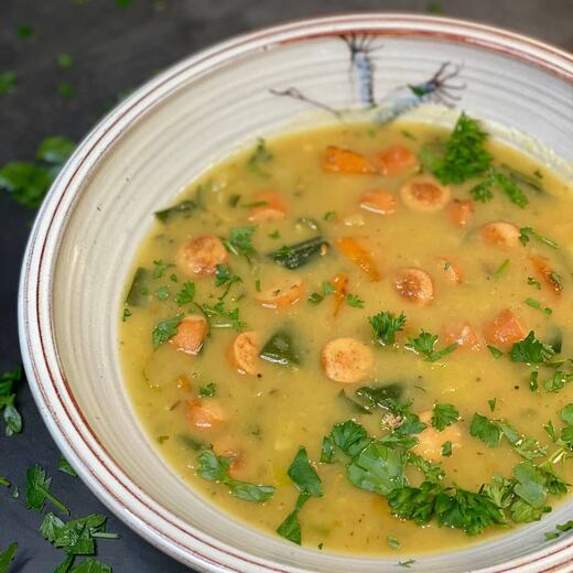 Kartoffelsuppe mit Wiener Würstchen