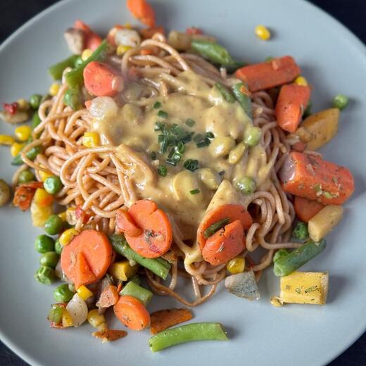 Spaghetti in heller Kokossoße