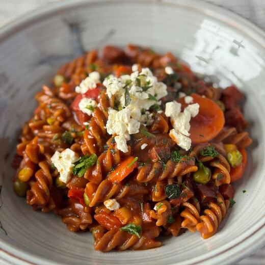 Dinkel-Spiralen in Portwein-Tomatensauce