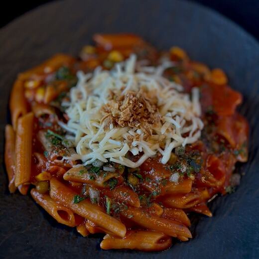 Dinkel-Penne in Portwein-Tomatensauce