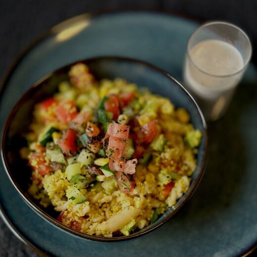 Fusion-Salat aus Nudeln und Couscous